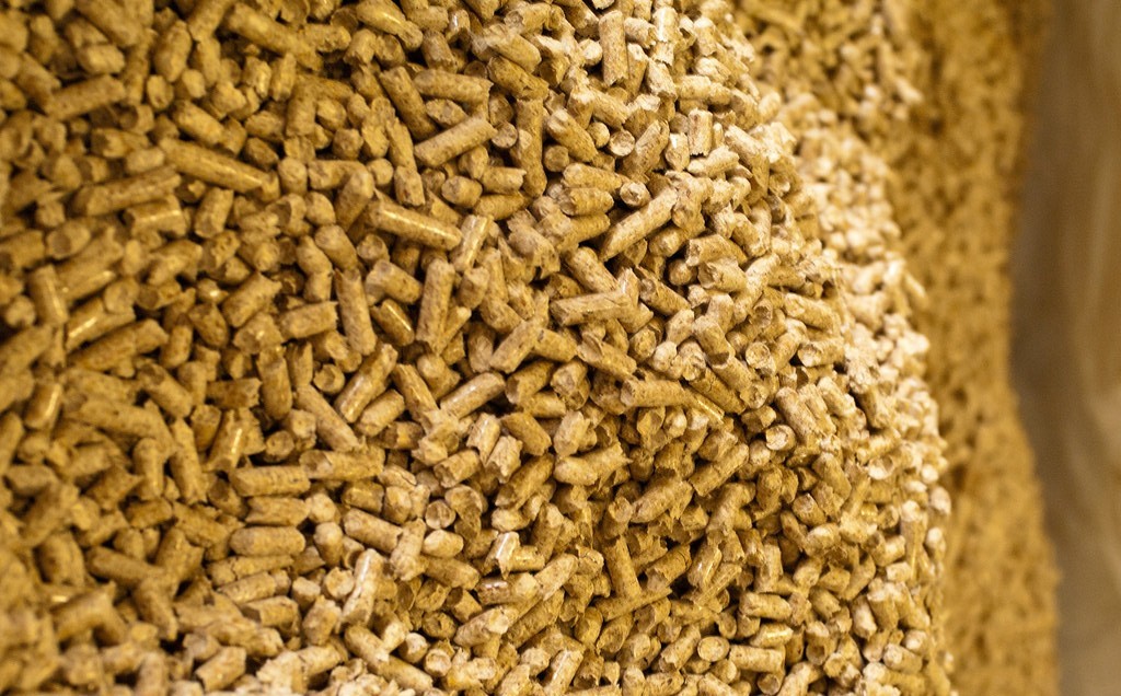 Sodium humate is used for animal feed